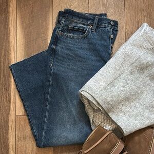 Old Navy sky straight jeans. Size 10